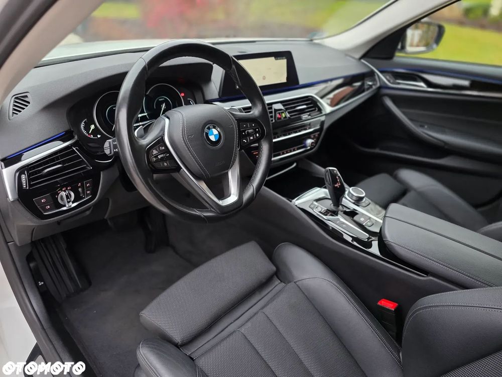 BMW Seria 5 530e iPerformance xDrive Sport Line sport - 18