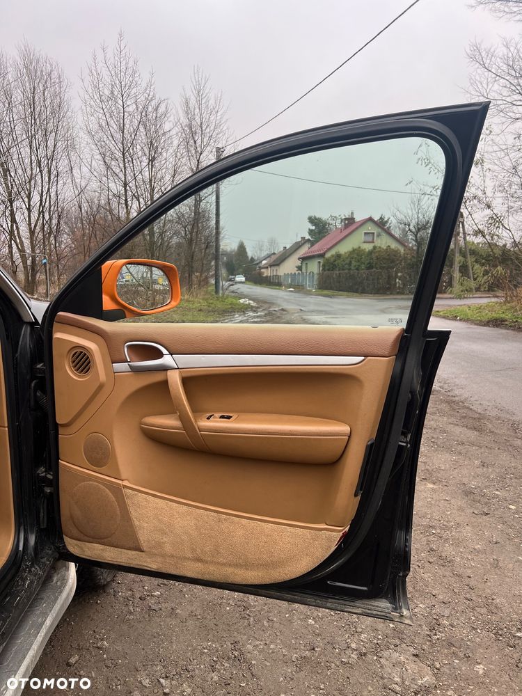 Porsche Cayenne - 24