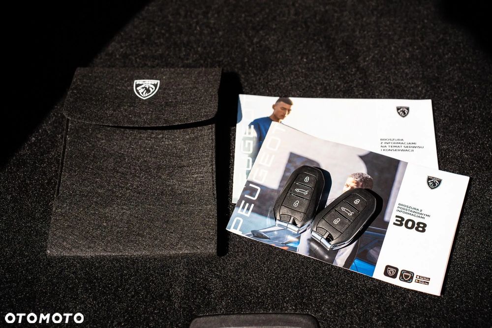 Peugeot 308 1.2 PureTech Allure S&S EAT8 - 32