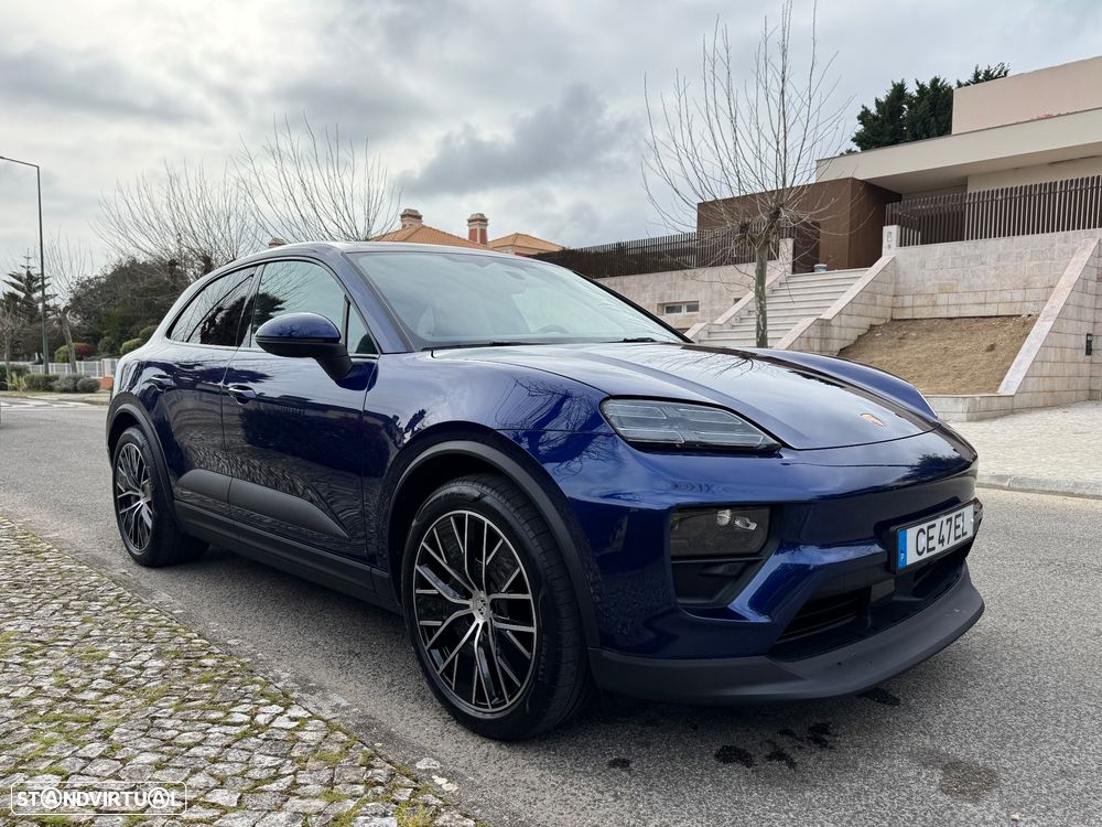 Porsche Macan Electric 4 - 5