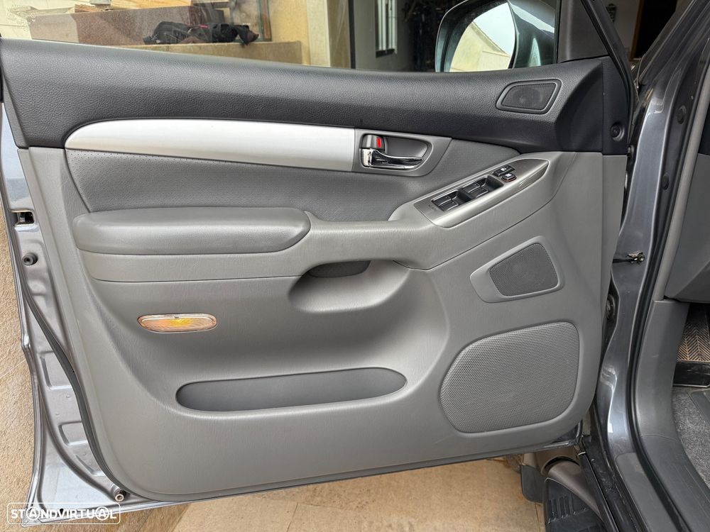 Toyota Land Cruiser D-4D Auto Executive - 26