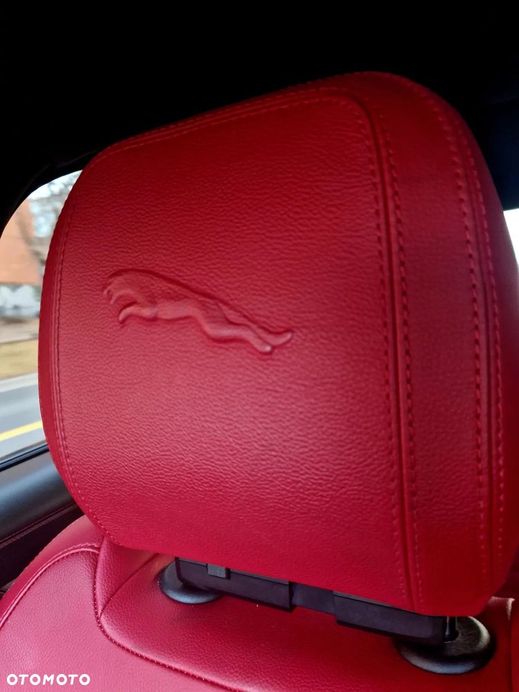 Jaguar XF P300 AWD R-Dynamic SE - 17