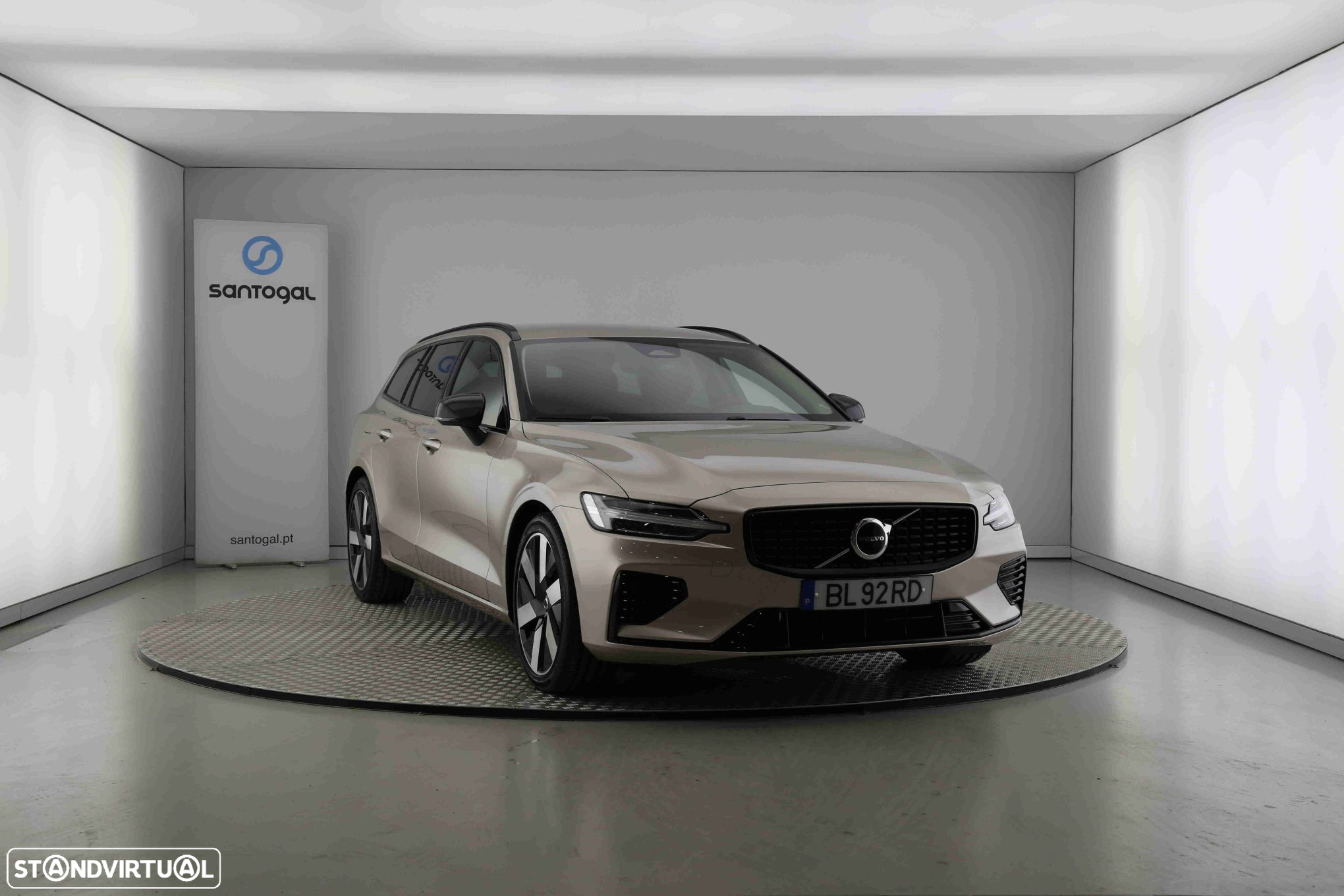 Volvo V60 2.0 T6 AWD TE Plus Dark - 2