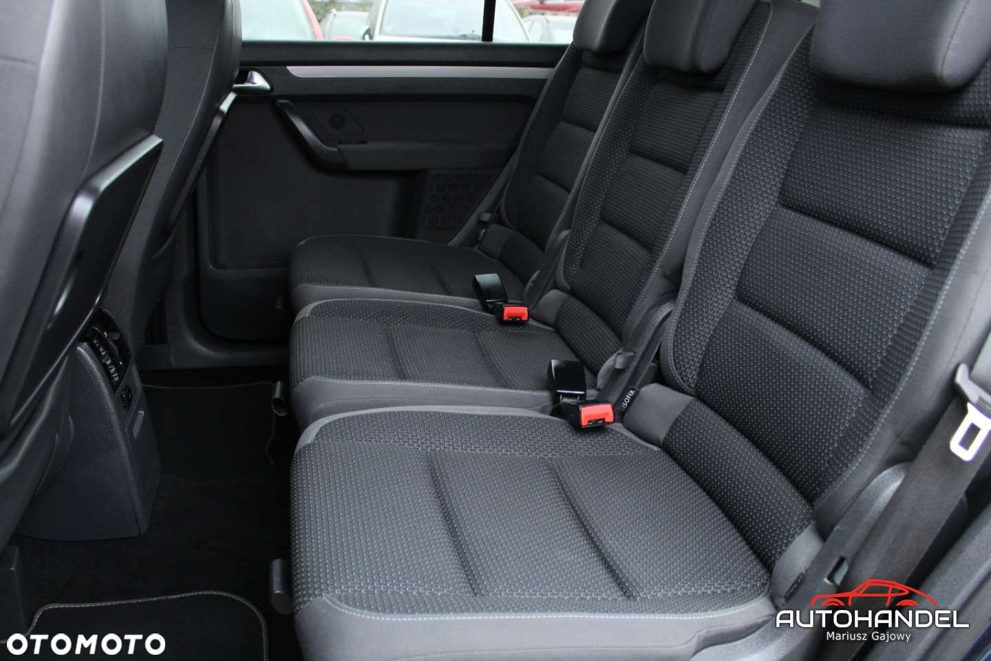 Volkswagen Touran - 19