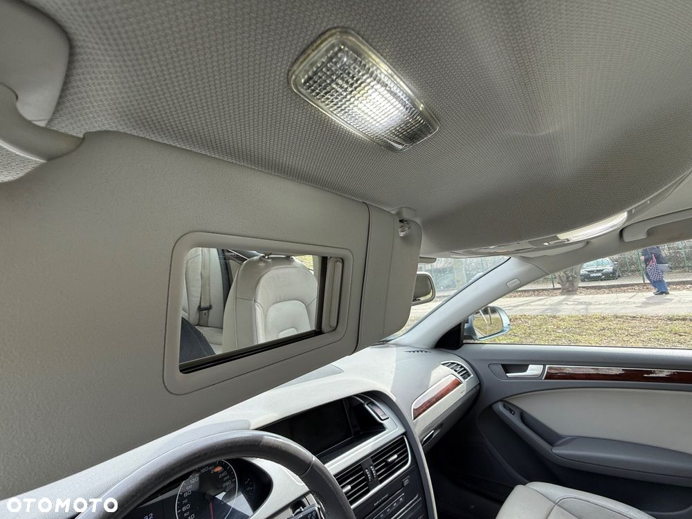 Audi A4 Limousine - 33