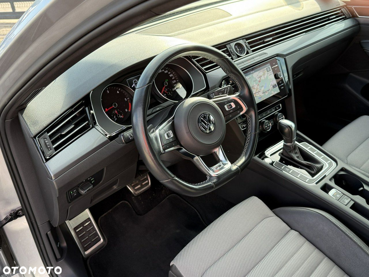 Volkswagen Passat - 25