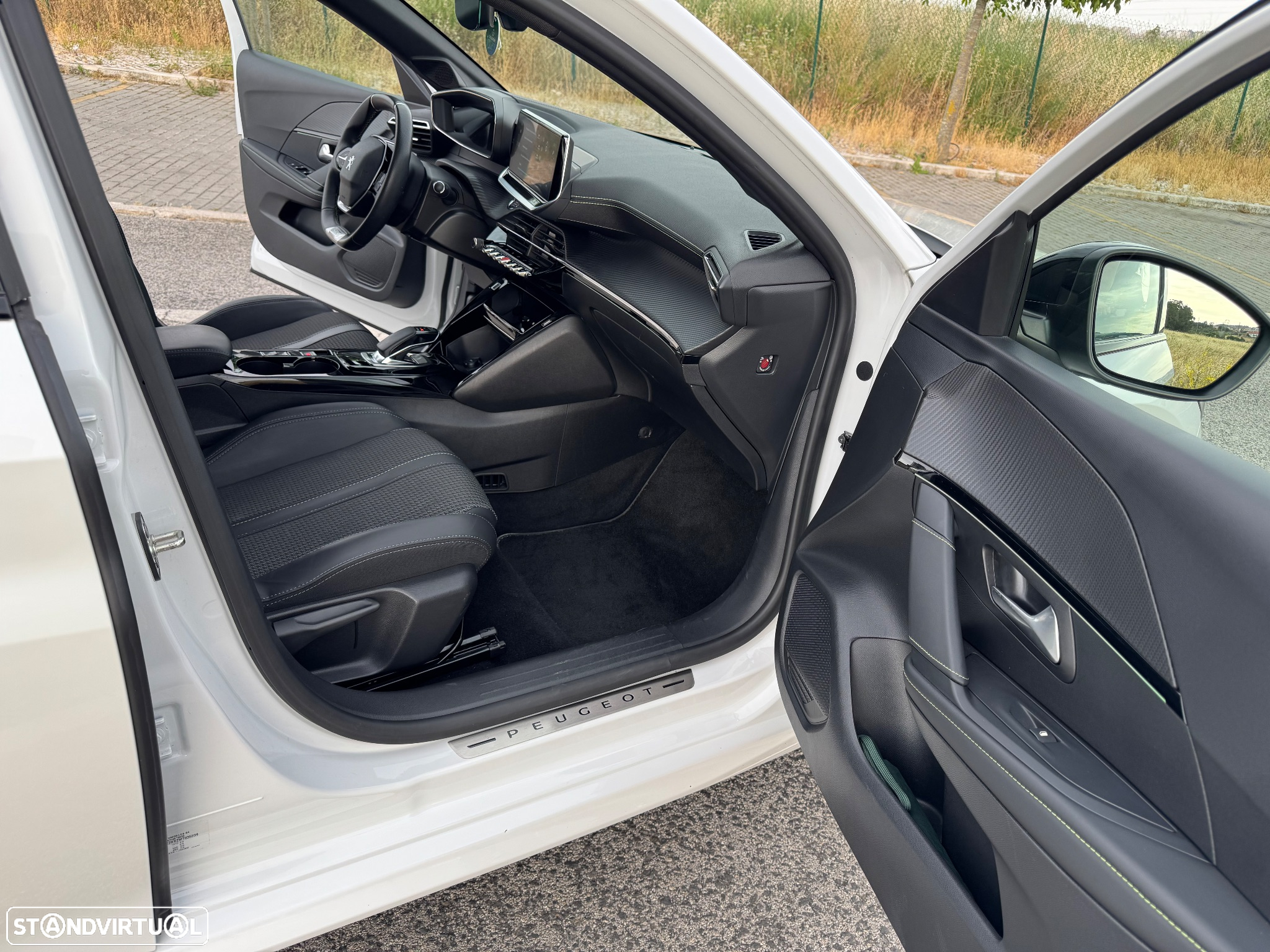 Peugeot e-208 50 kWh GT - 13