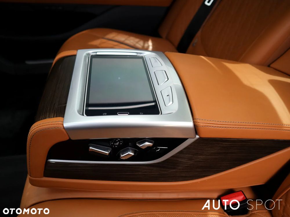BMW Seria 7 740Ld xDrive sport - 38