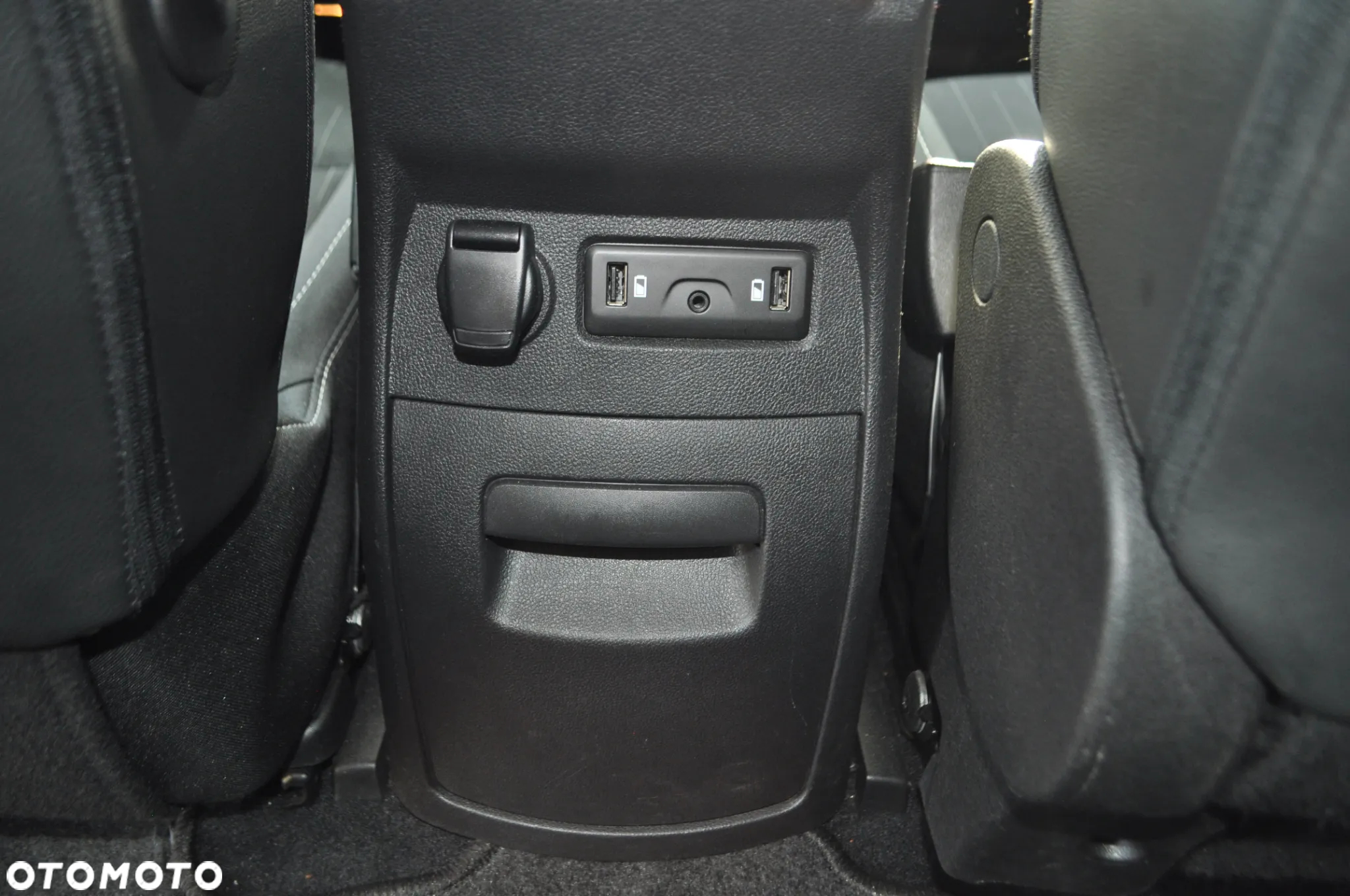 Renault Scenic TCe 140 GPF LIMITED - 21
