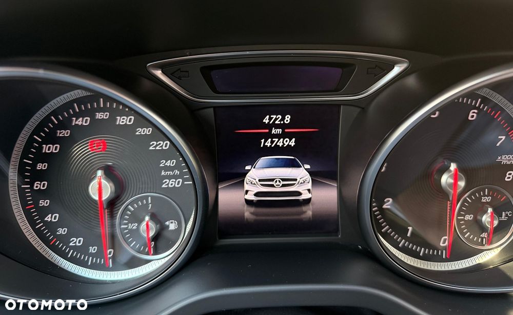 Mercedes-Benz CLA 220 4-Matic AMG Line - 29