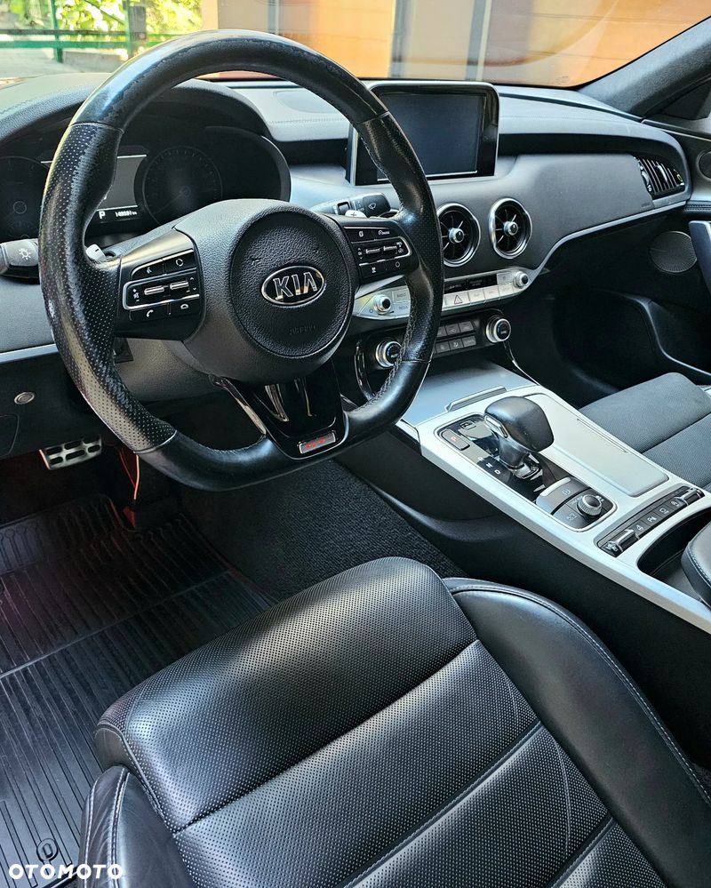 Kia Stinger 3.3 T-GDI V6 GT AWD - 9