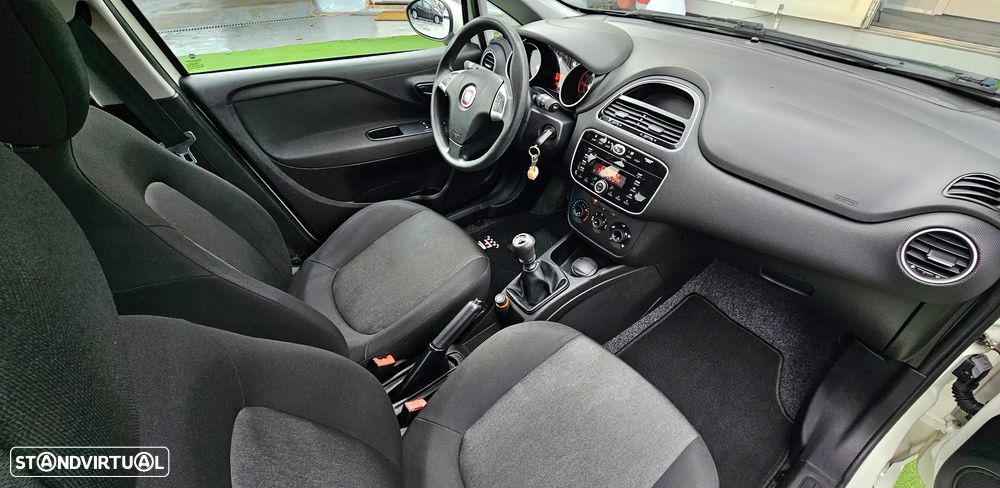 Fiat Punto 1.2 Lounge S&S - 23