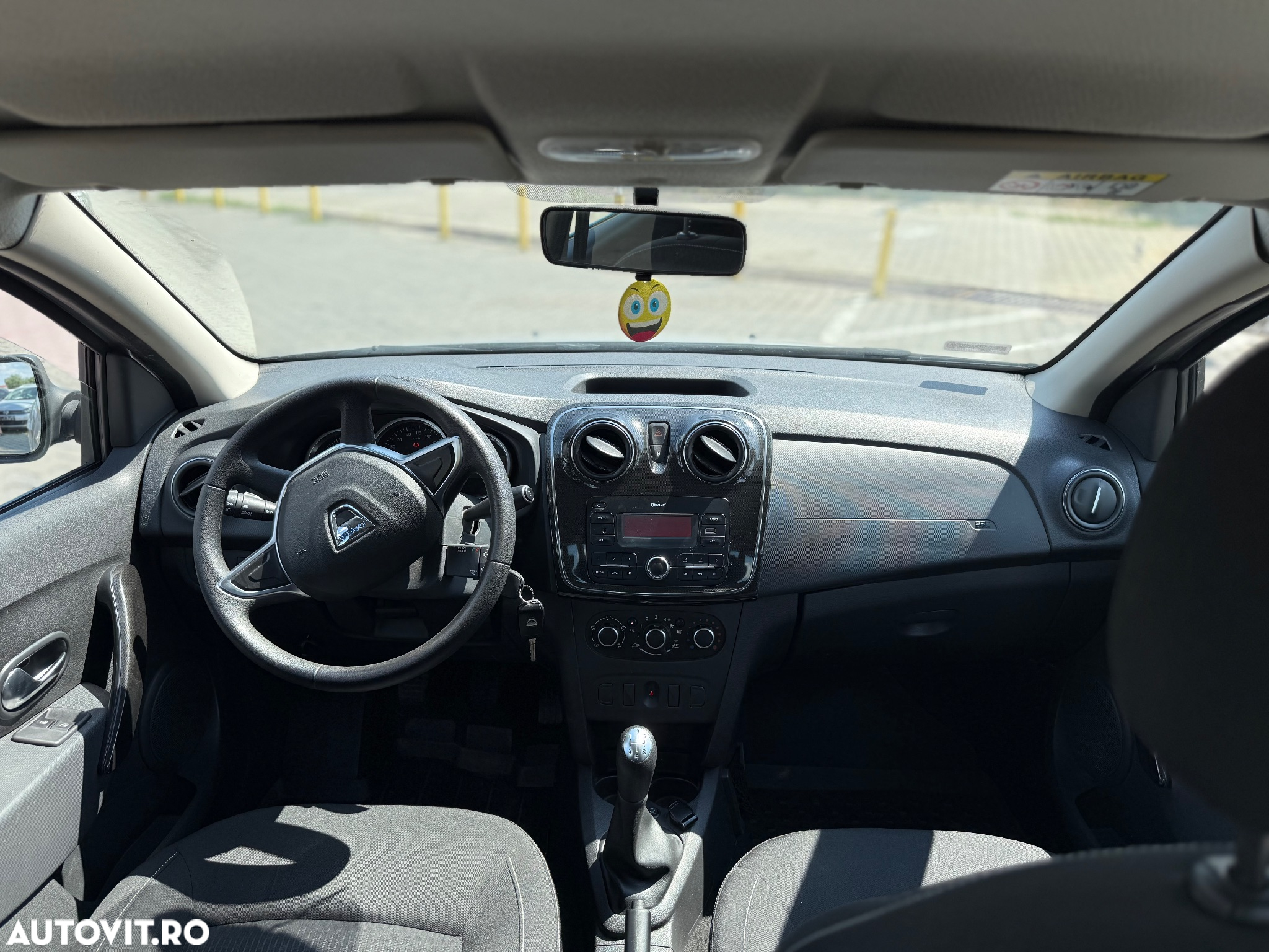 Dacia Logan TCe 90 Essential - 8