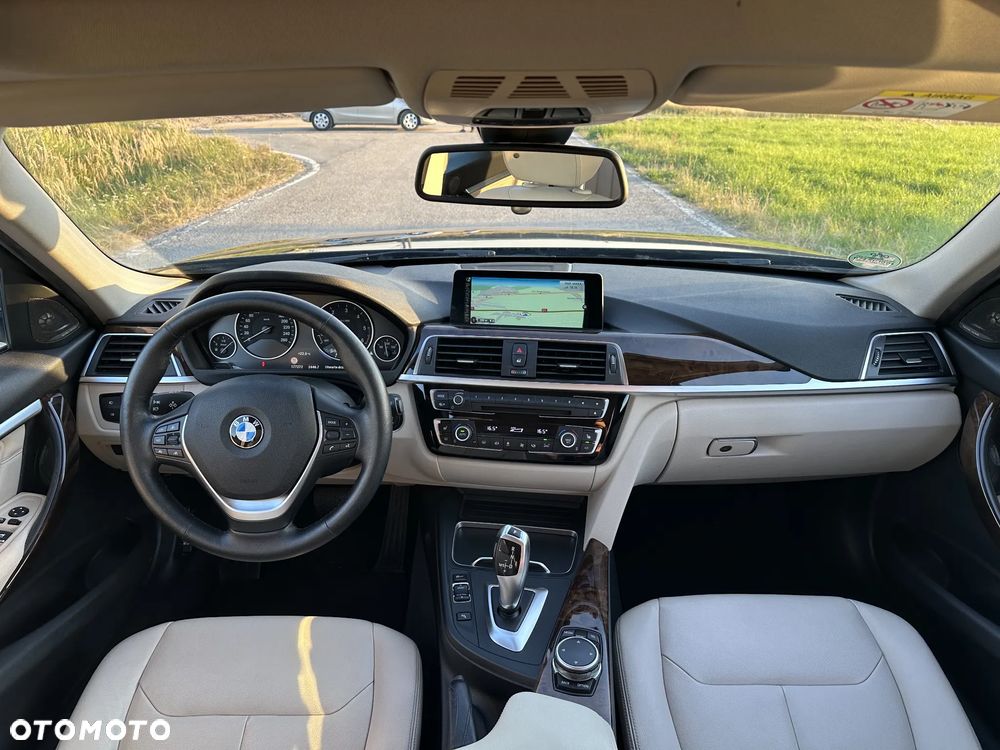 BMW Seria 3 325d Touring Luxury Line - 13