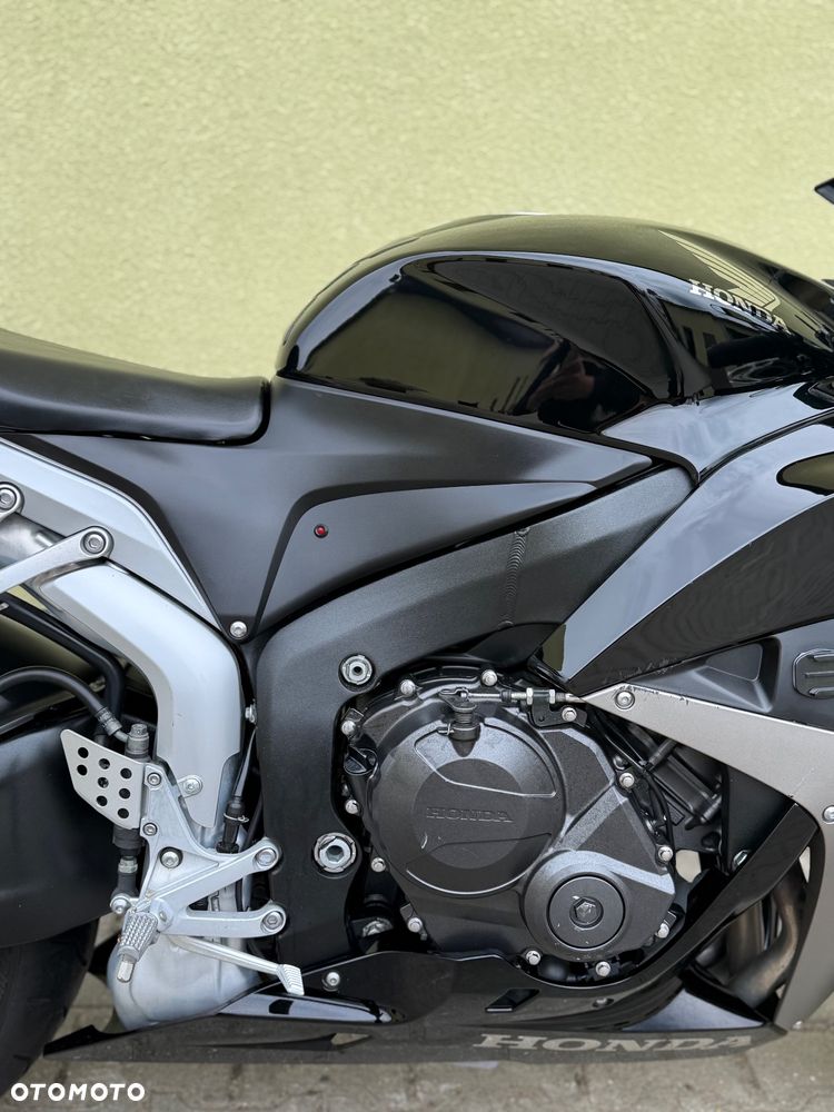 Honda CBR - 8