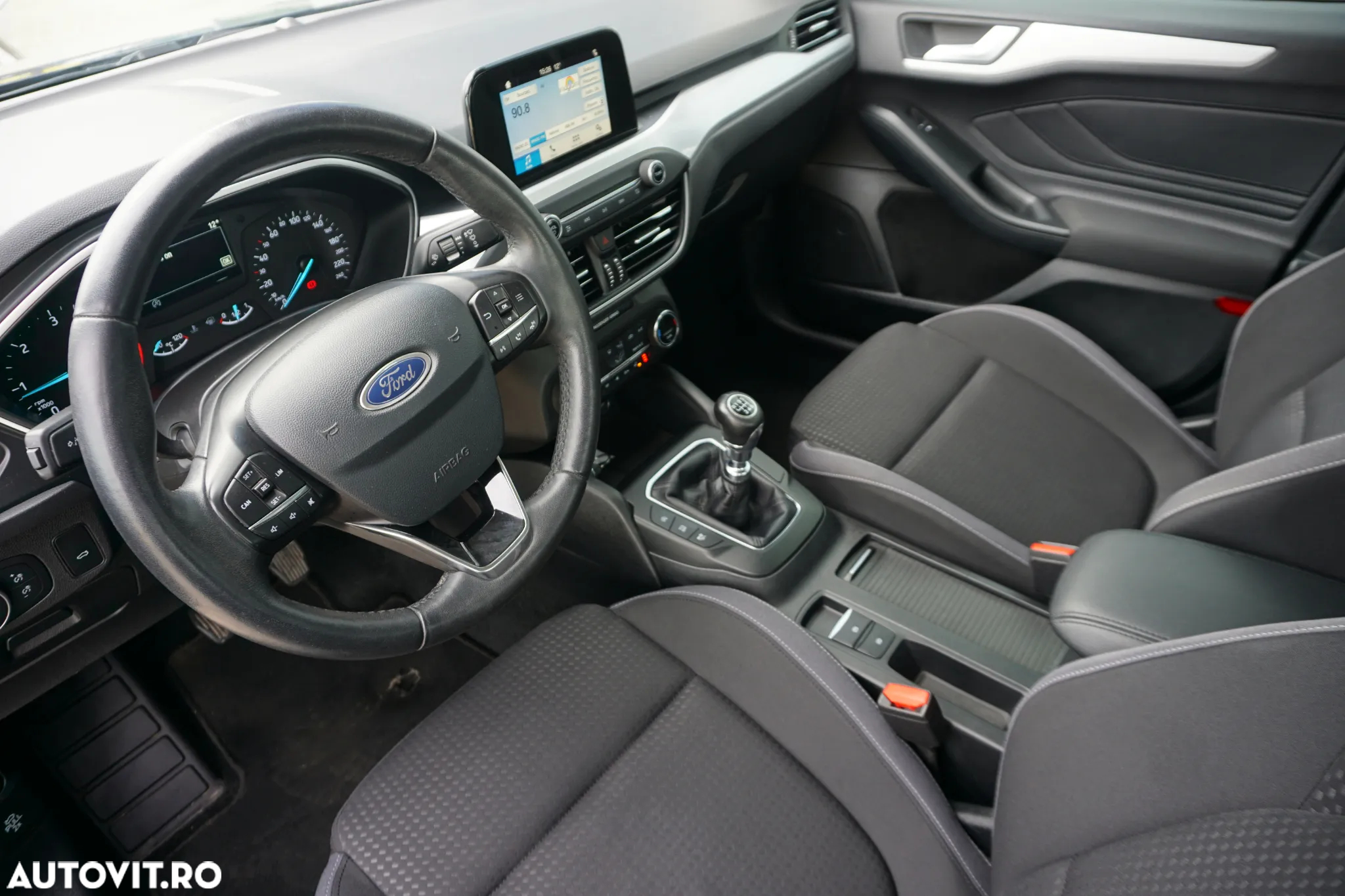 Ford Focus - 8