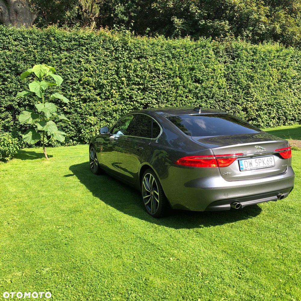 Jaguar XF 2.0 i4D Prestige - 9