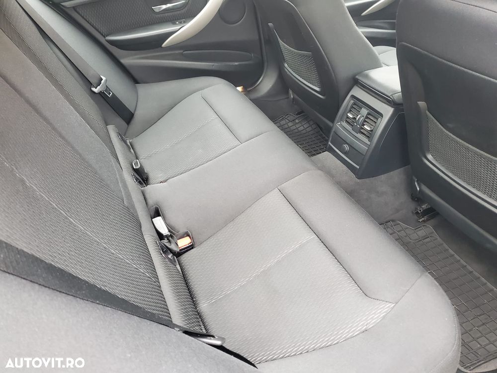 BMW Seria 3 320d Efficient Dynamic Edition Aut. Blue Performan - 4