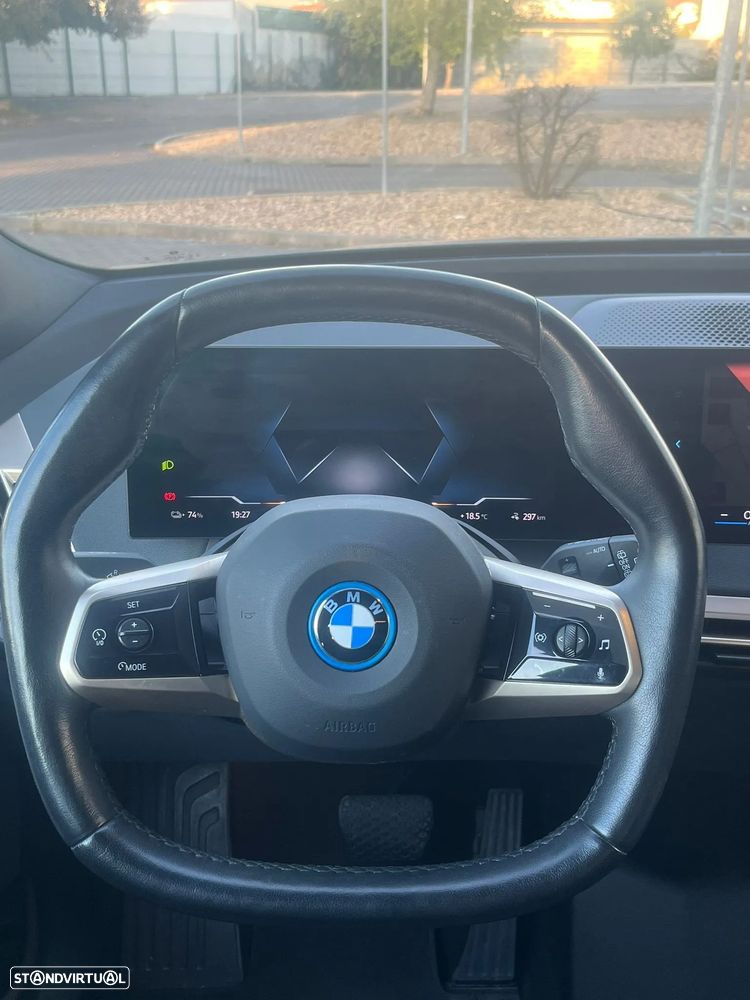 BMW iX xDrive 40 Pack Desportivo - 18