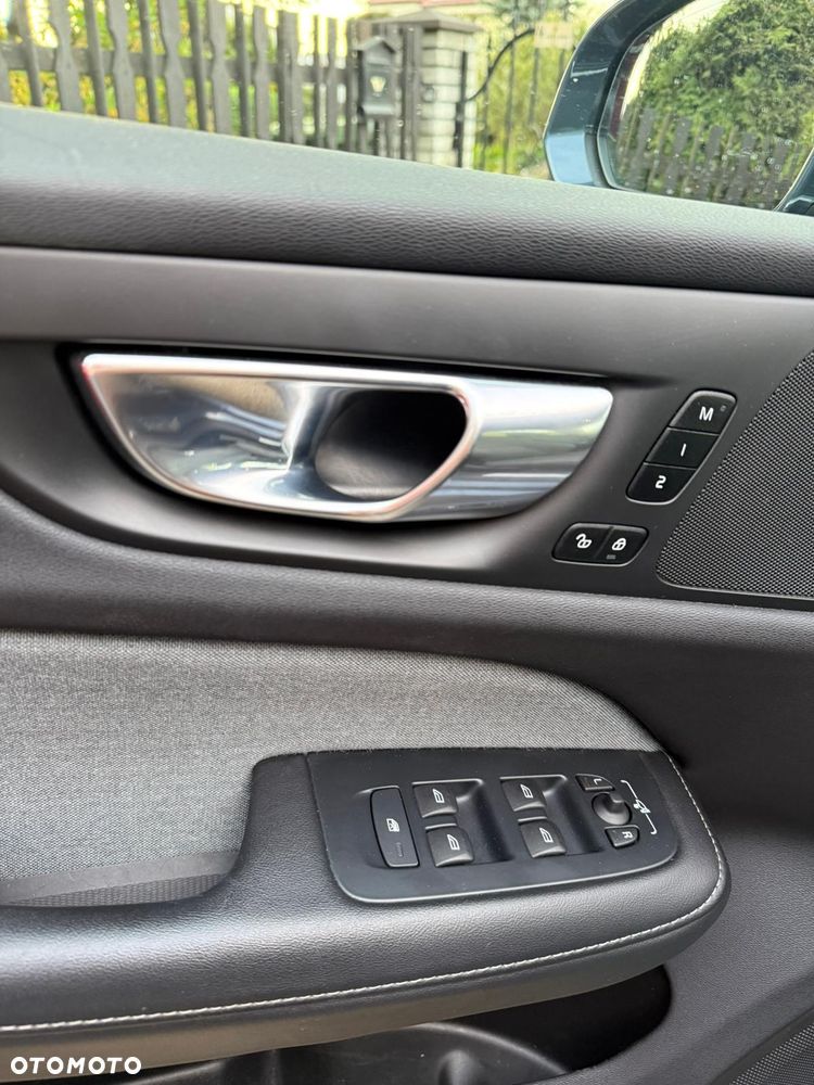 Volvo V60 T6 AWD Plug-In Hybrid Inscription - 24