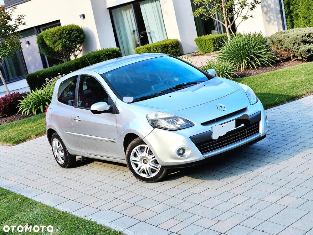 Renault Clio 1.2 16V 75 TomTom Edition - 3