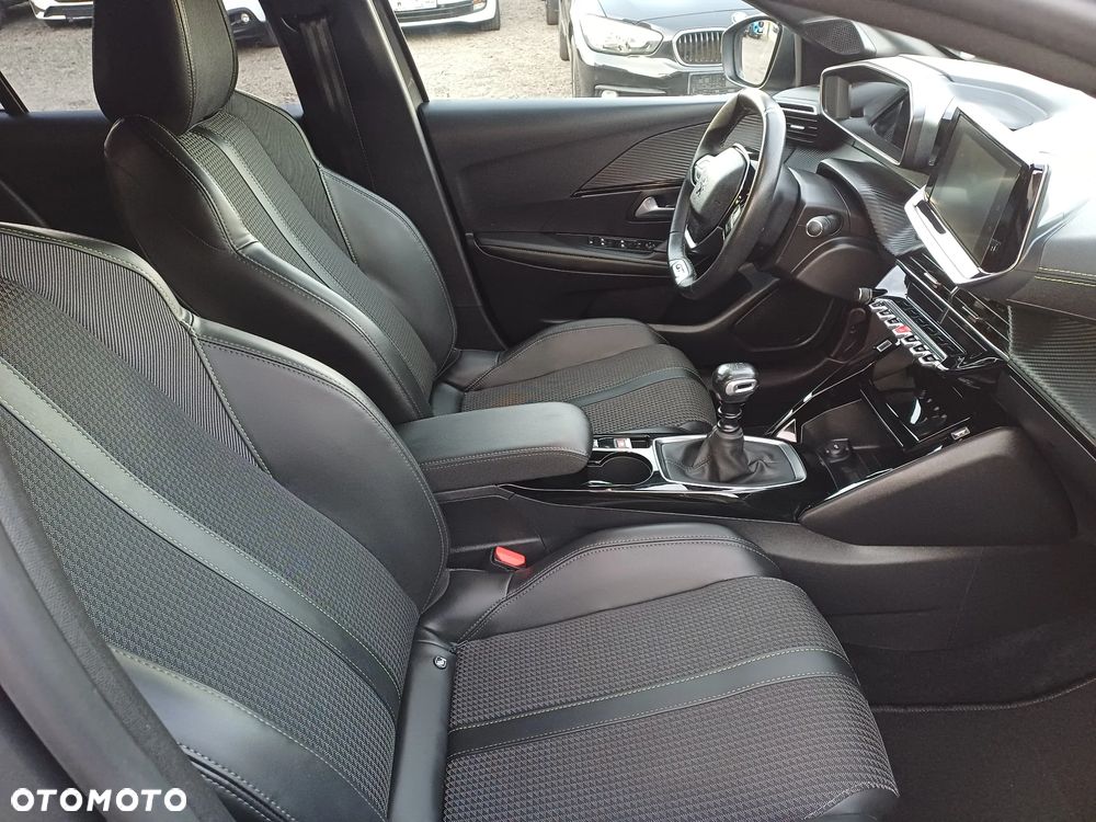 Peugeot 208 PureTech 100 GT - 10