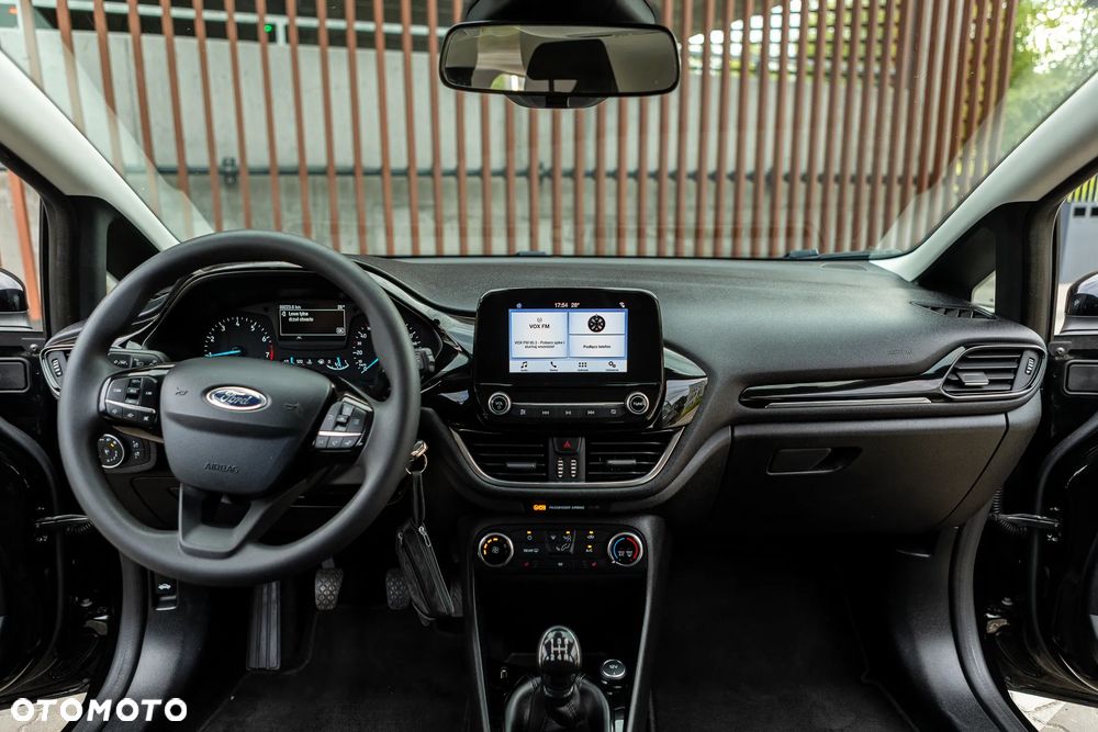 Ford Fiesta 1.1 Titanium - 23
