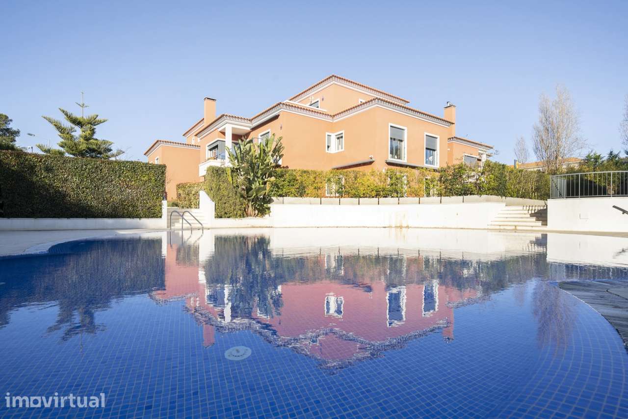 Apartamento duplex T4 na Quinta da Bicuda