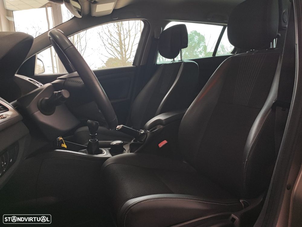 Renault Mégane Sport Tourer 1.4 TCE Dynamique S - 24