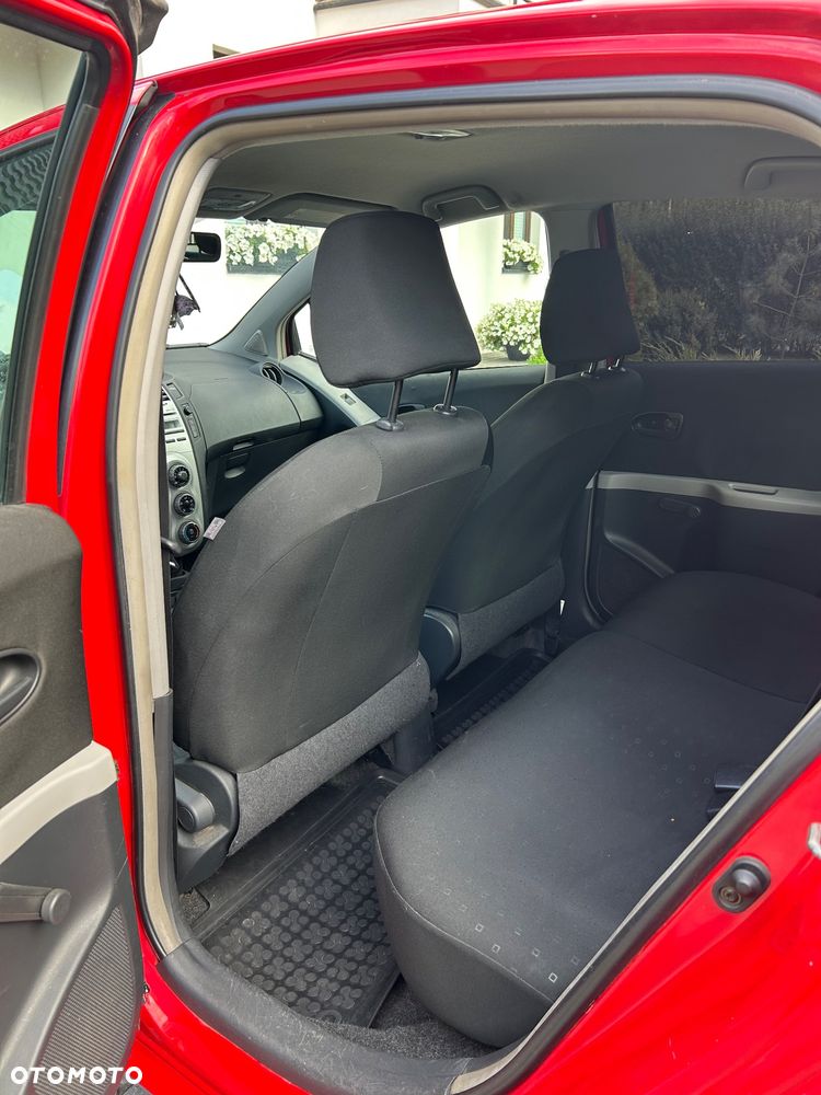 Toyota Yaris - 23