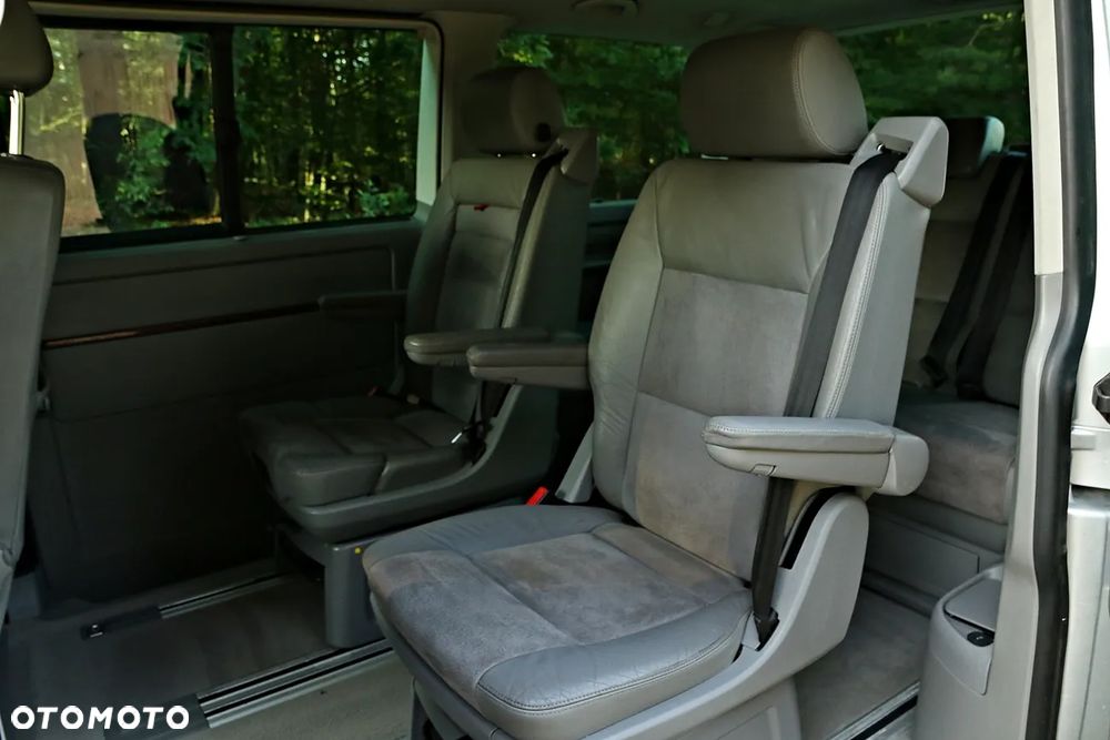 Volkswagen Multivan - 9