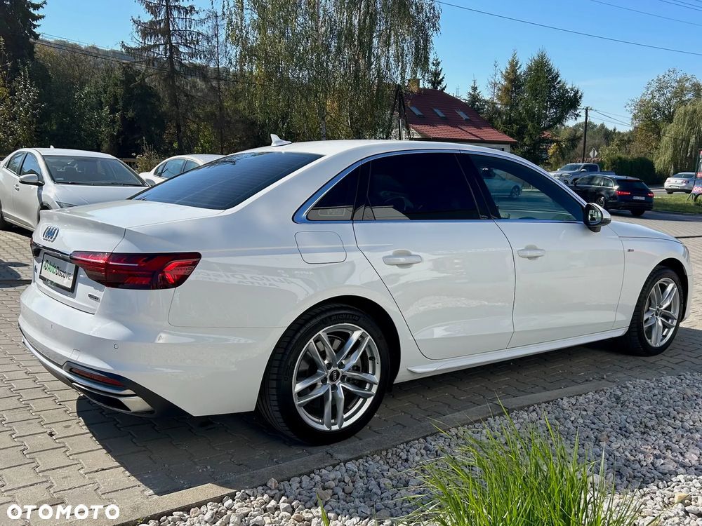 Audi A4 Limousine
