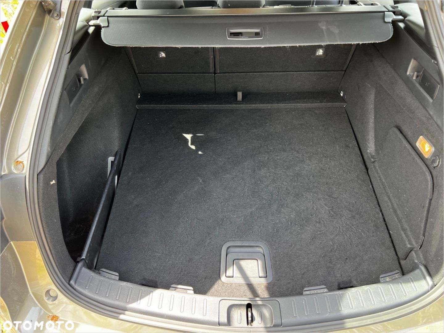 Toyota Corolla 2.0 Hybrid Comfort - 14