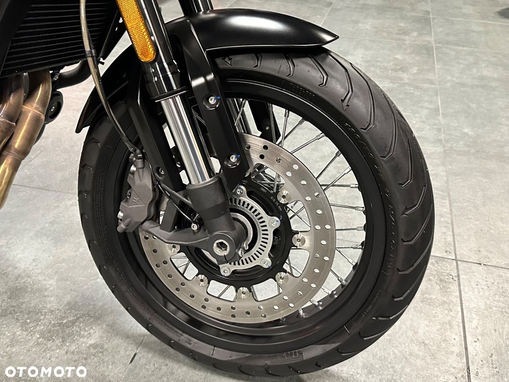 Brixton Crossfire - 24