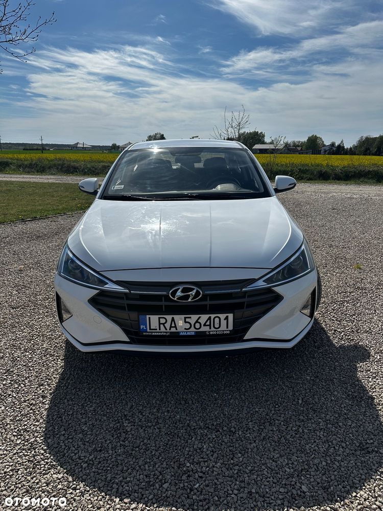 Hyundai Elantra 1.6 Comfort Premiere - 4