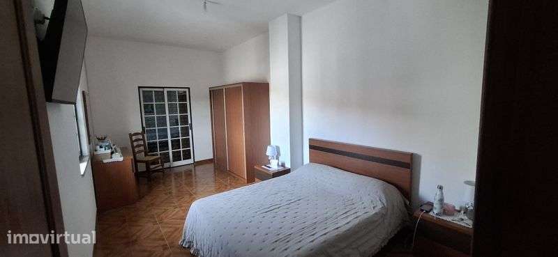 Vende-se Moradia - Grande imagem: 3/4
