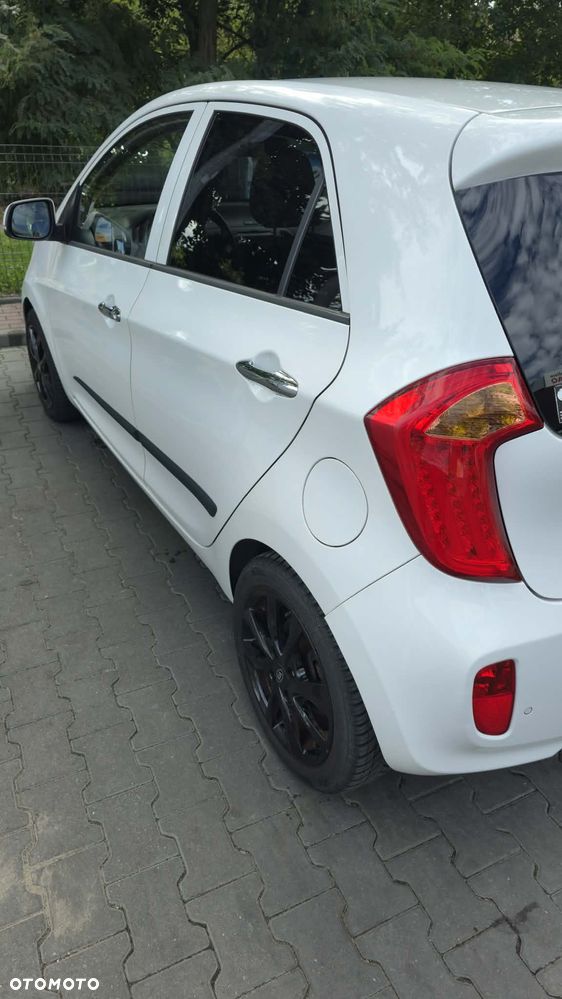 Kia Picanto 1.2 L - 6