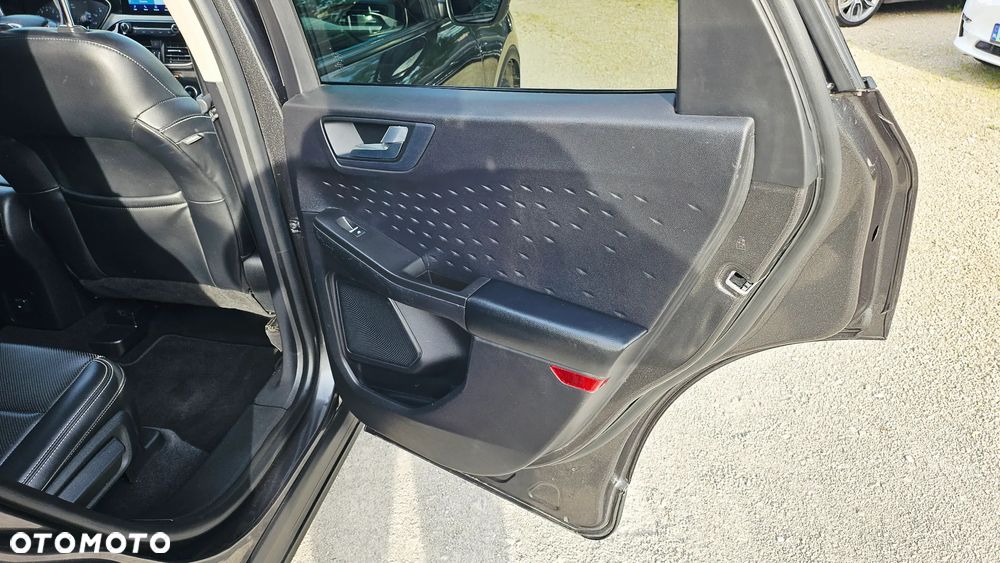 Ford Kuga 1.5 EcoBoost 4WD Titanium Plus - 36