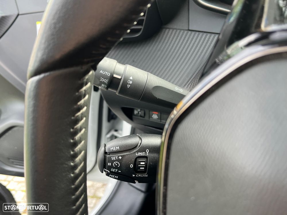 Peugeot e-208 50 kWh Allure Pack - 28