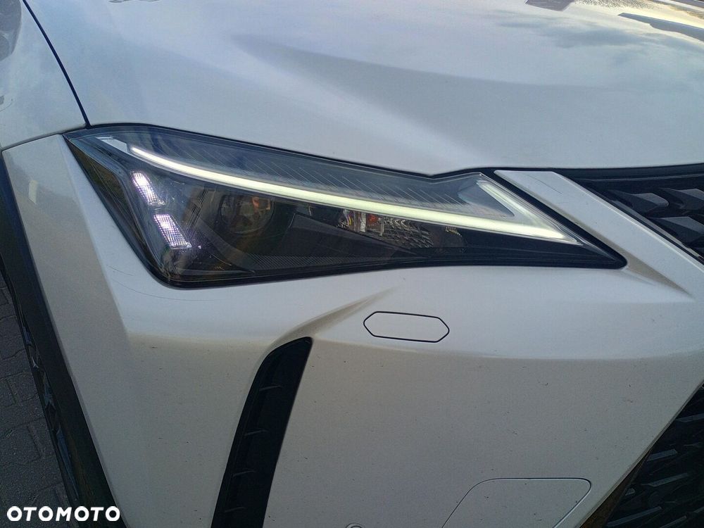 Lexus UX - 9