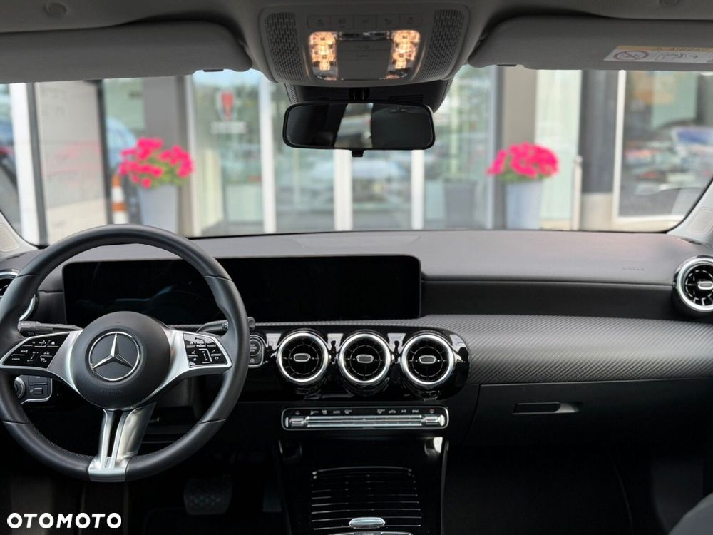 Mercedes-Benz CLA 200 Progressive 7G-DCT - 14
