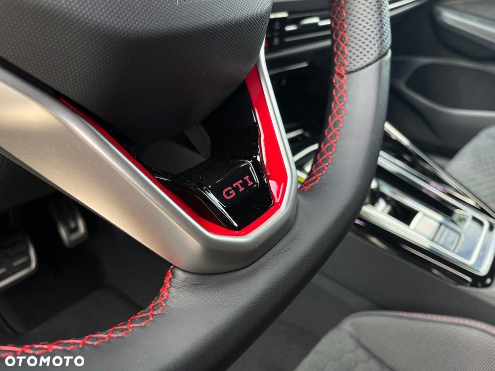 Volkswagen Golf VIII 2.0 TSI GTI Clubsport DSG - 32
