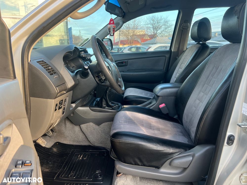 Toyota Hilux 4x4 Cabina Dubla Comfort - 11