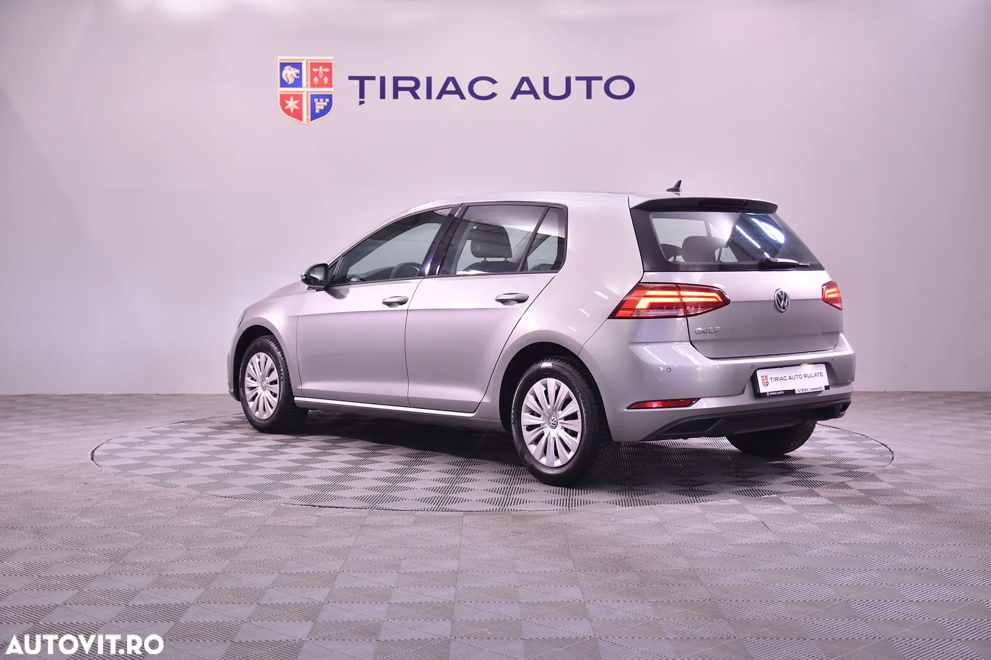 Volkswagen Golf - 3