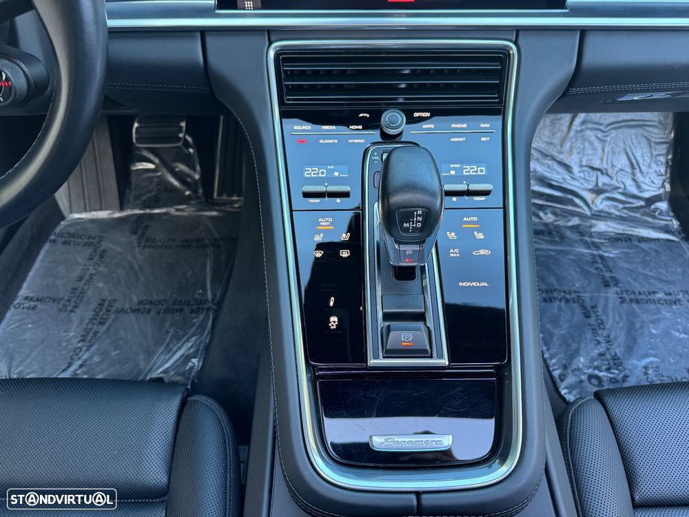 Porsche Panamera - 18
