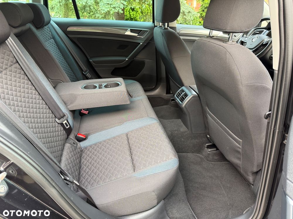 Volkswagen Golf 1.6 TDI SCR DSG IQ.DRIVE - 29