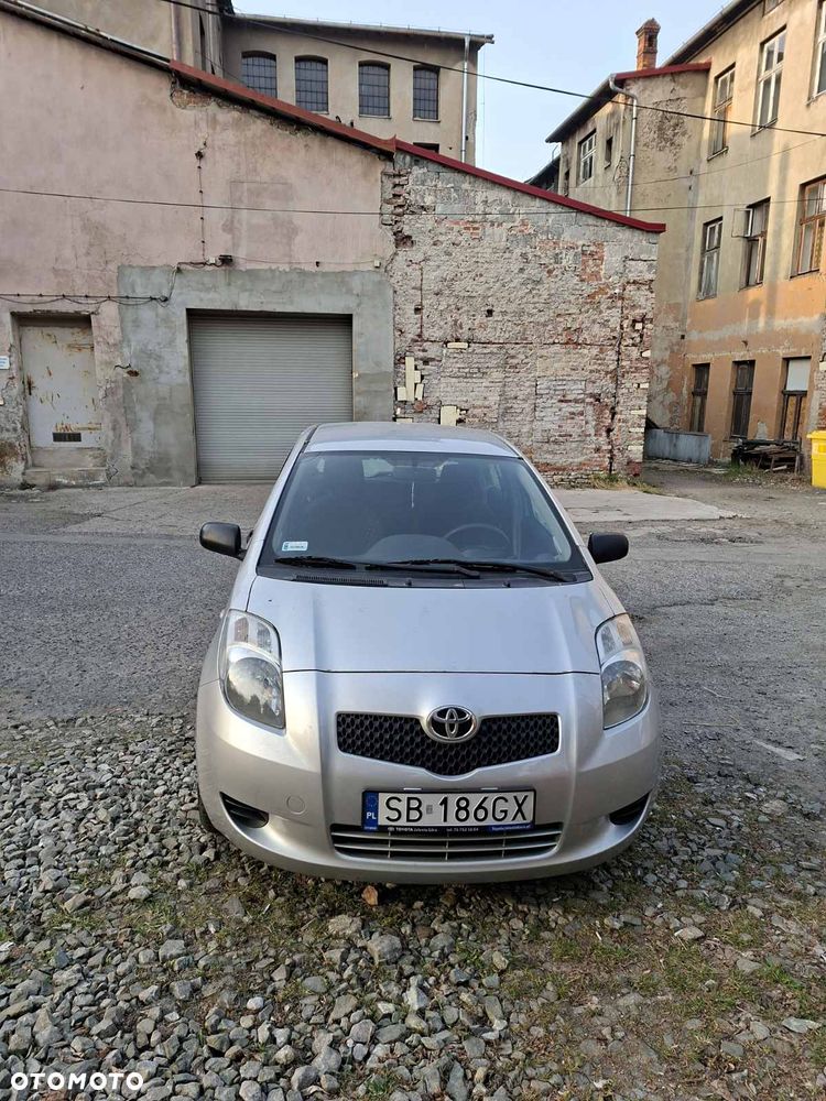 Toyota Yaris 1.3 Sol MM - 4