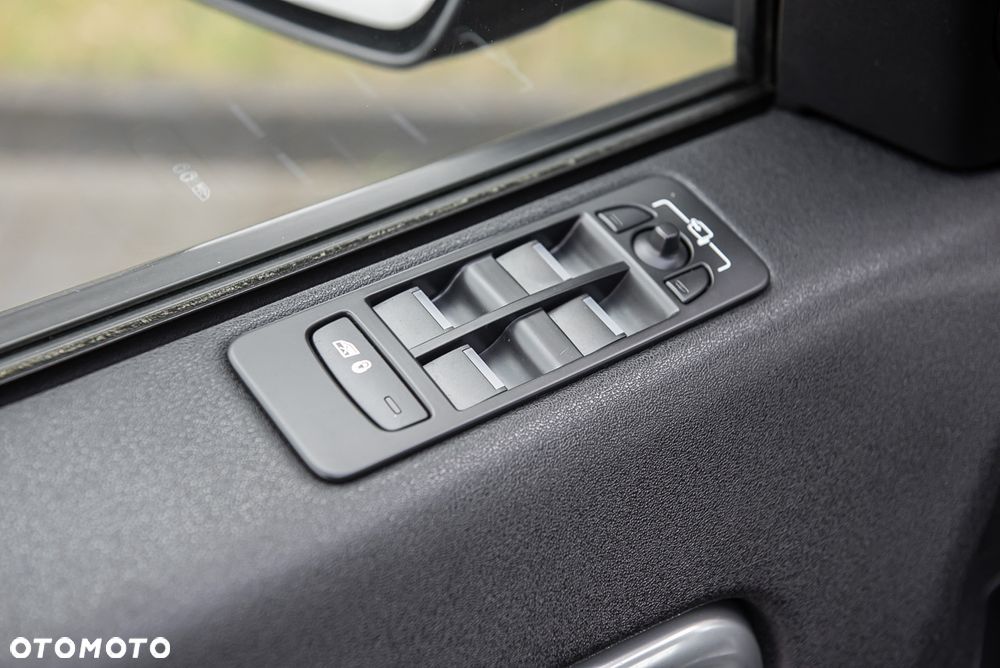 Land Rover Discovery Sport - 16