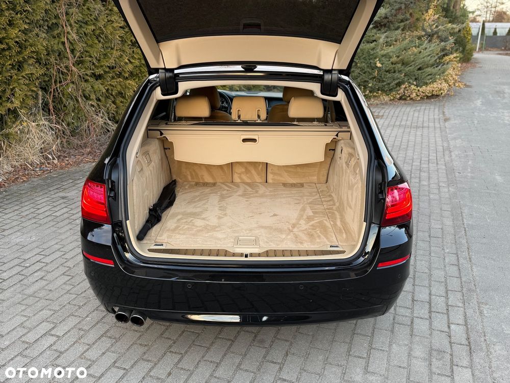 BMW Seria 5 520d xDrive - 25