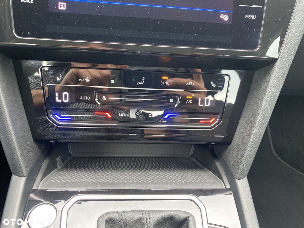 Volkswagen Passat Variant - 27